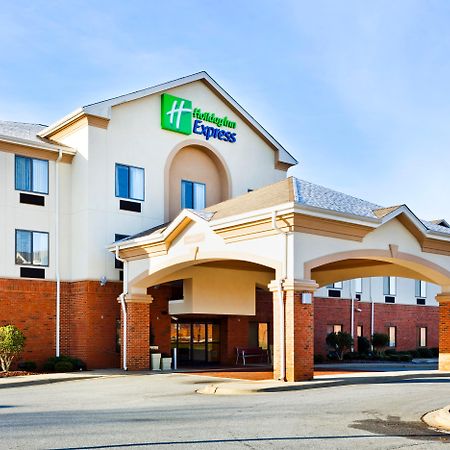 Holiday Inn Express Forest City By Ihg Dış mekan fotoğraf