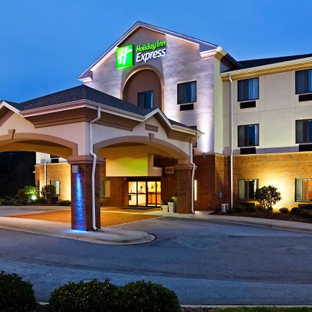 Holiday Inn Express Forest City By Ihg Dış mekan fotoğraf