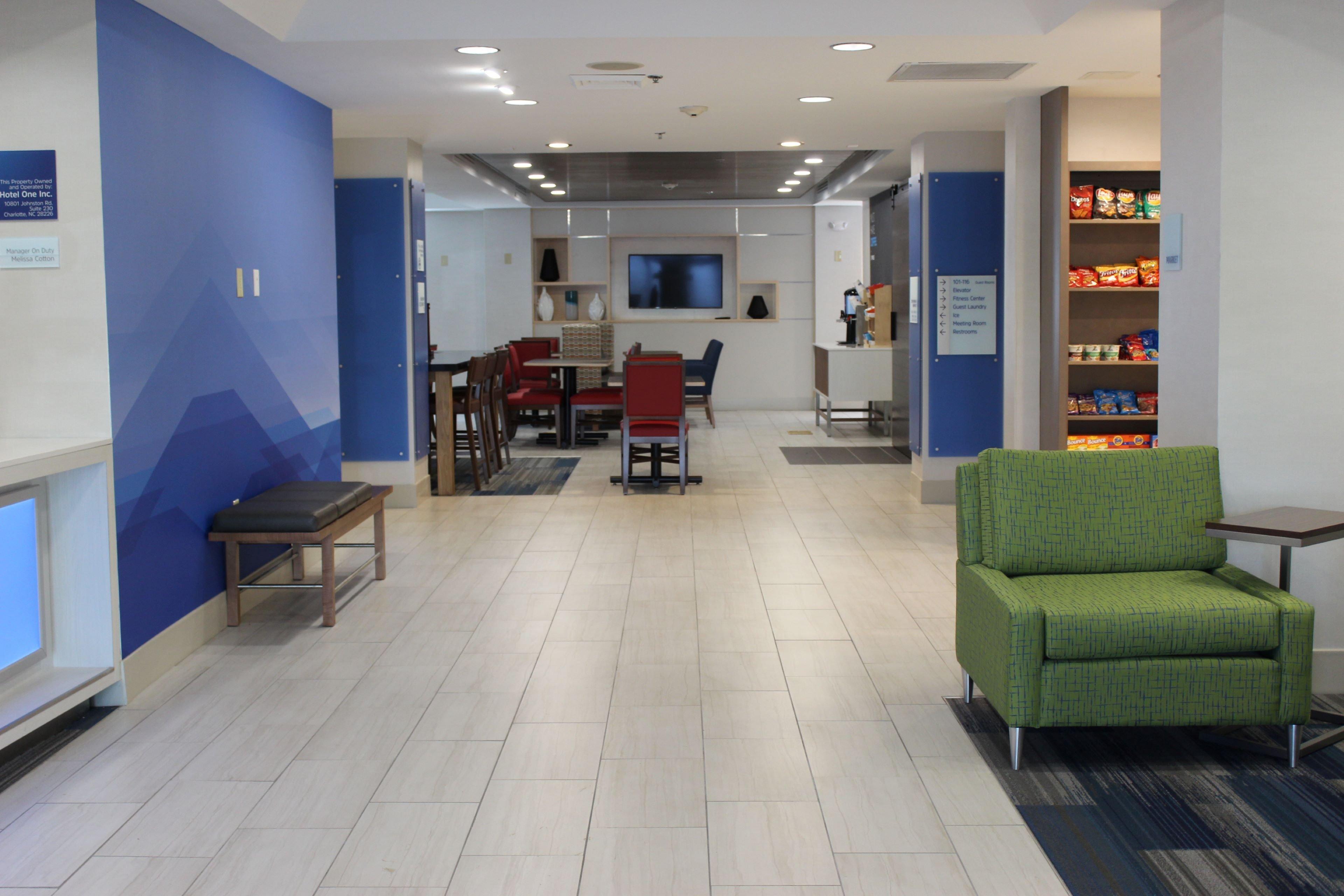 Holiday Inn Express Forest City By Ihg Dış mekan fotoğraf