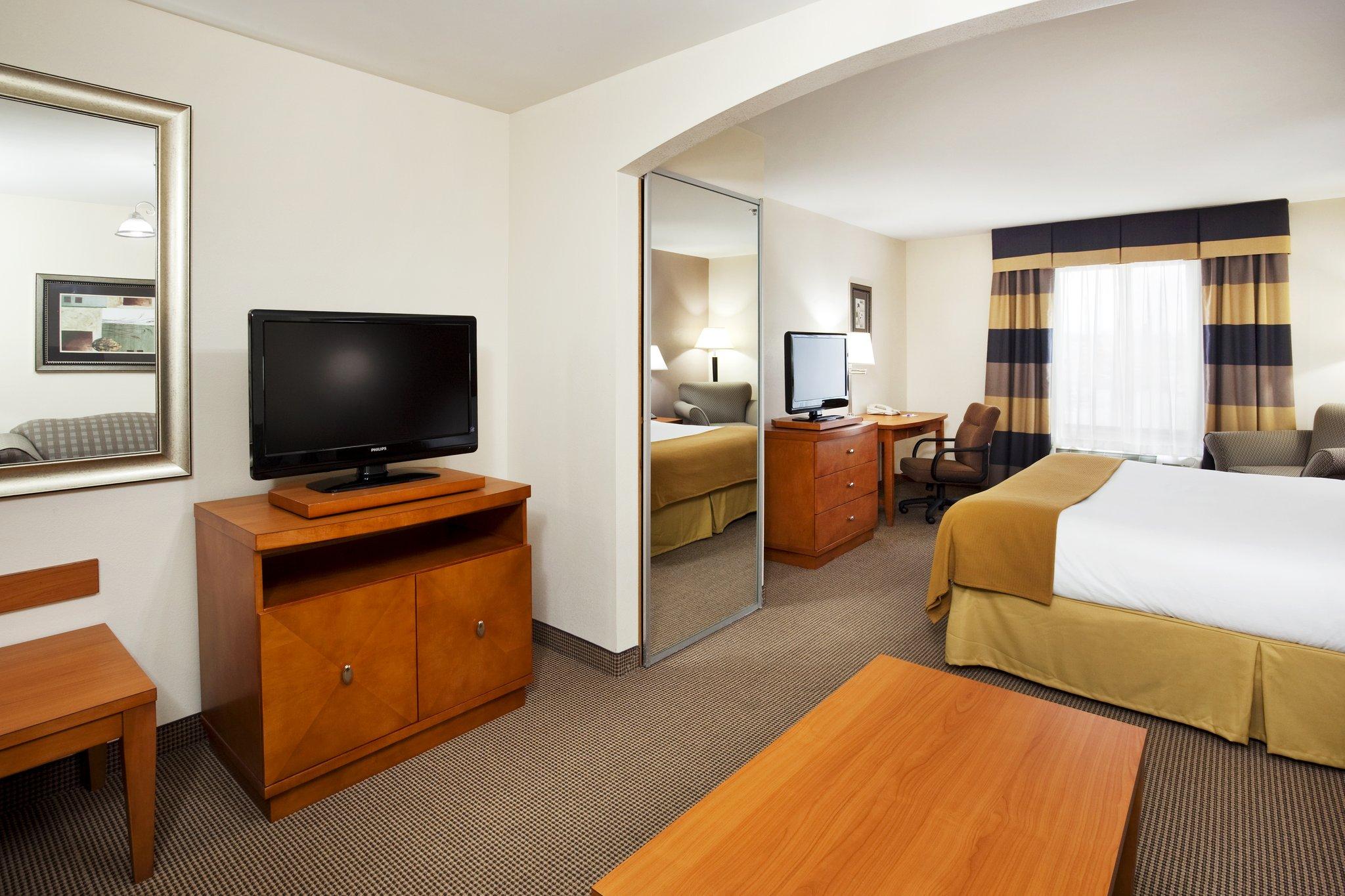 Holiday Inn Express Forest City By Ihg Oda fotoğraf