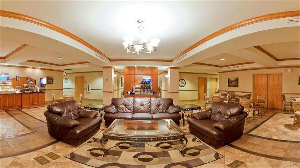 Holiday Inn Express Forest City By Ihg Dış mekan fotoğraf
